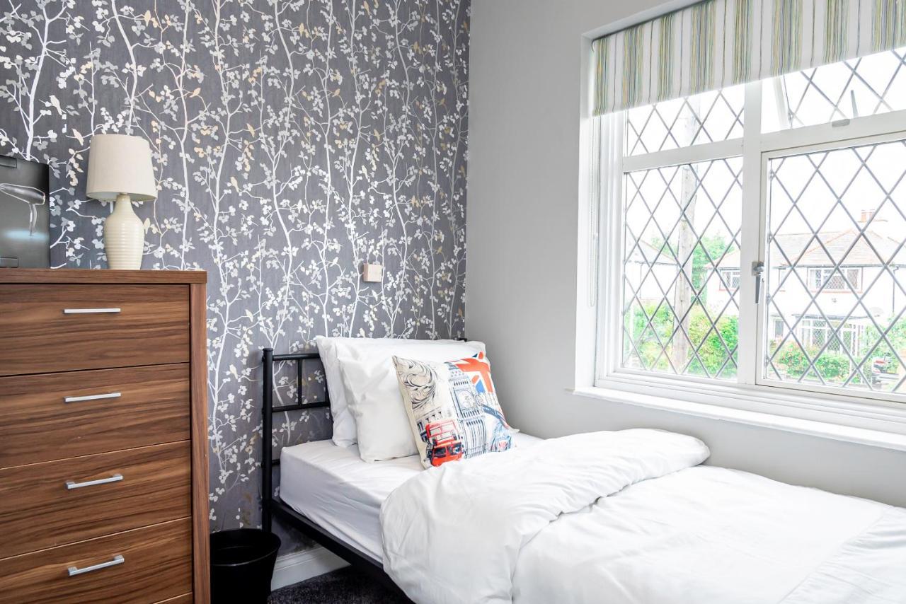 Stunning Place, Close To Windsor & Heathrow & Private Parking Burnham  Zewnętrze zdjęcie