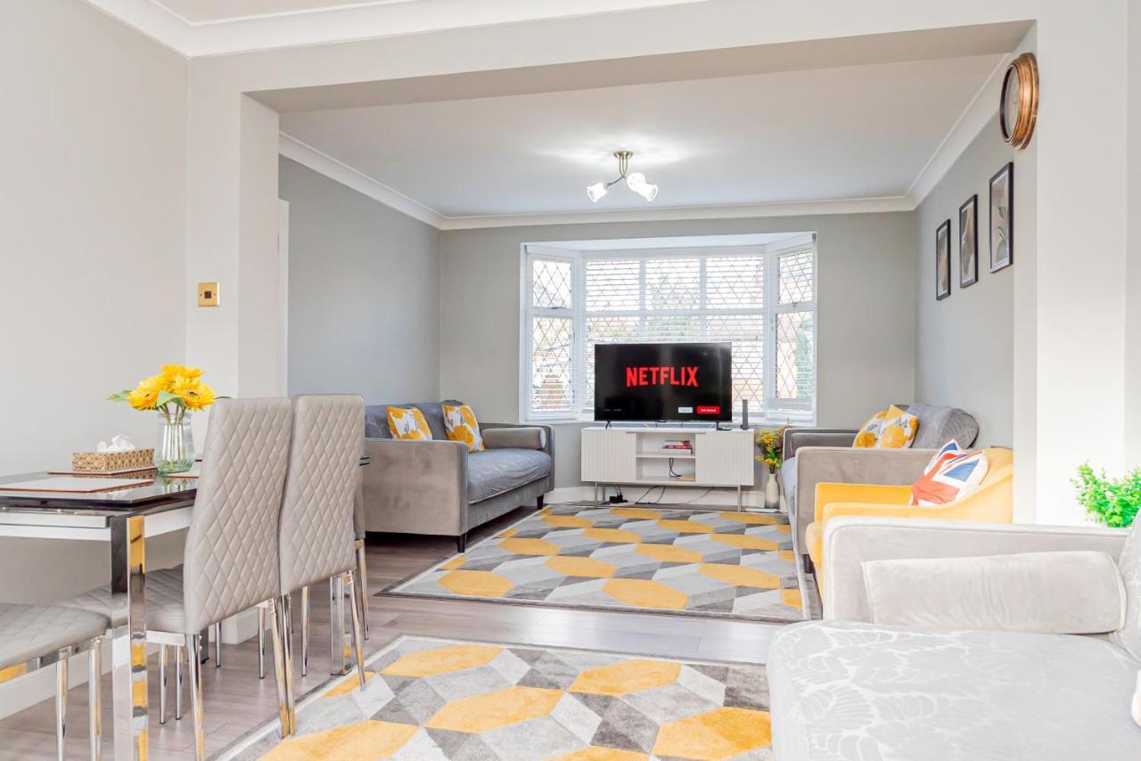 Stunning Place, Close To Windsor & Heathrow & Private Parking Burnham  Zewnętrze zdjęcie